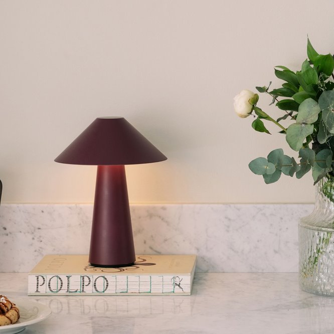 Burgundowa lampa stołowa przenośna Cannes IP44